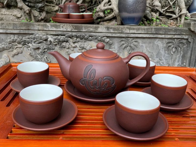 Bộ ấm chén Bát Tràng chữ thư pháp 97+ mẫu ấm chén quà tặng đại hội đẹp sang trọng 2025