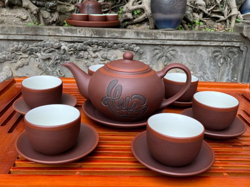 Bộ ấm chén Bát Tràng chữ thư pháp