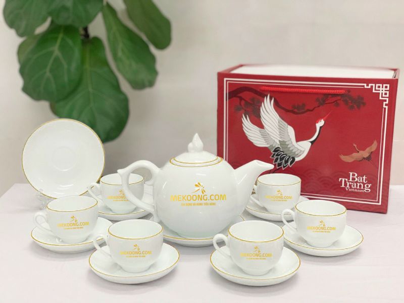 Hướng dẫn chọn mẫu ấm chén quà tặng đại hội phù hợp 97+ mẫu ấm chén quà tặng đại hội đẹp sang trọng 2025