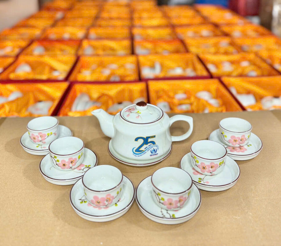 Gợi ý Quà tặng 8/3 cho nhân viên trong công ty ấn tượng