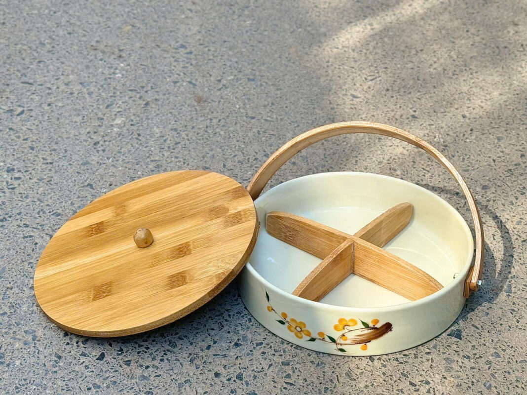 Khay mứt tết men kem tròn 4 ngăn