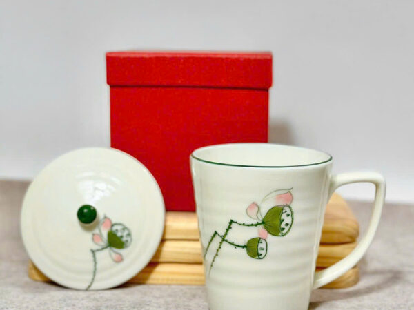 Ly sứ có nắp quà tặng men kem vẽ hoa đào